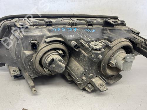 right-headlight-bmw-3-e46-1997-1998-1999-2000-2001-2002-2003-2004-2005-27264800 main image