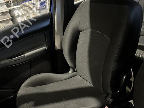 Asiento delantero derecho PEUGEOT 206+ (2L_, 2M_) 1.4 HDi eco 70 (68 hp) 31357264