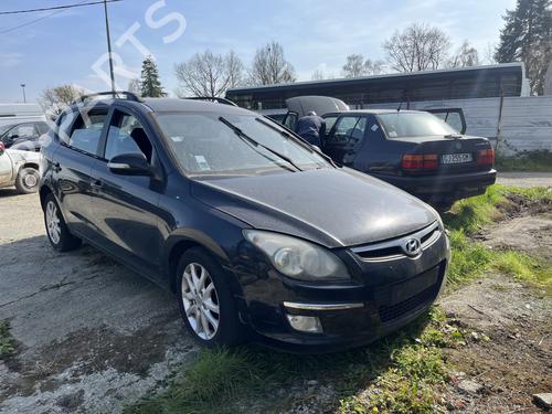 Used Right front steering knuckle Right front steering knuckle HYUNDAI i30 Estate (FD) 1.6 CRDi (116 hp) 33475419 33475419