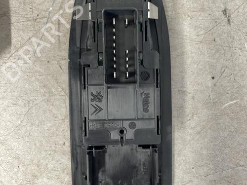 Used Left front window switch Left front window switch PEUGEOT 2008 I (CU_) 1.6 HDi (92 hp) 33171844 33171844