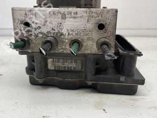 Used ABS pump RENAULT SCÉNIC II (JM0/1_) 1.9 dCi (JM0G, JM12, JM1G, JM2C) (120 hp) 26427259