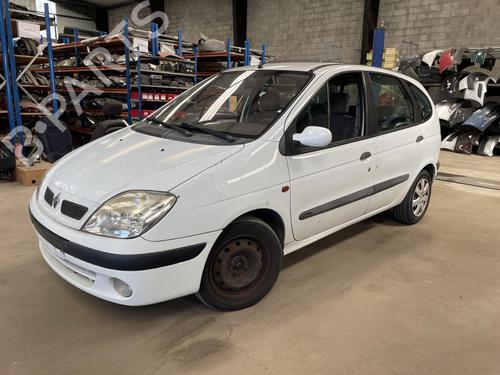 Lampa przednia prawa RENAULT SCÉNIC I MPV (JA0/1_, FA0_) 1.9 dCi (JA05, JA1F) | BP26422475C29