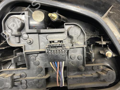 Used Right taillight Right taillight RENAULT MEGANE I (BA0/1_) 1.6 16V (BA04, BA0B, BA11, BA1J, BA16, BA19, BA1K, BA1V,... (107 hp) 32339600 32339600