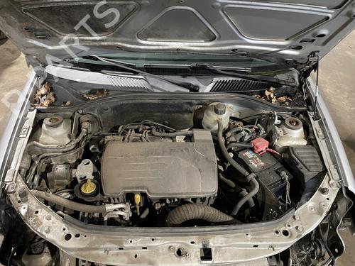 windscreen-washer-tank-renault-clio-ii-bb_-cb_-1998-1999-2000-2001-2002-2003-2004-2005-2006-2007-2008-2009-2010-2011-2012-2013-2014-2015-2016-32451946 main image