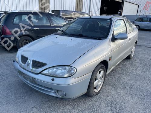 Used Front wiper motor RENAULT MEGANE I Coach (DA0/1_) 1.9 dTi (DA0N) (98 hp) 32495992