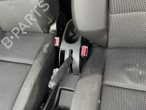 Console central PEUGEOT 207 (WA_, WC_) 1.4 (73 hp) 31338985