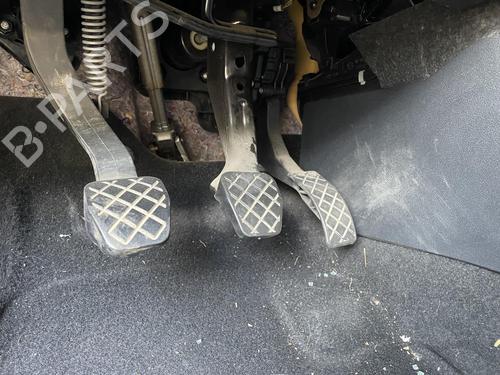 Used Pedal Pedal 38516218 38516218