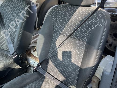 front-left-seatbelt-renault-kangoo-express-fw01_-2008-37633957 main image