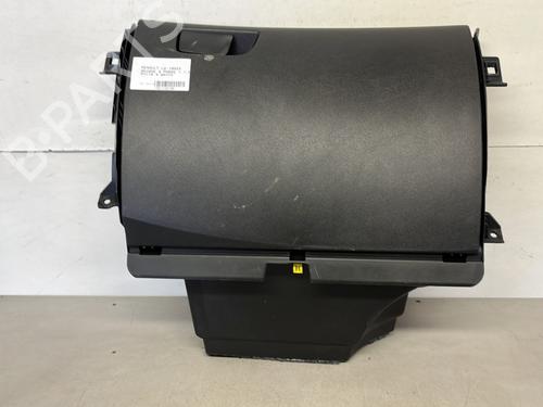 glove-box-renault-megane-iv-hatchback-b9amn_-2015-32981320 main image