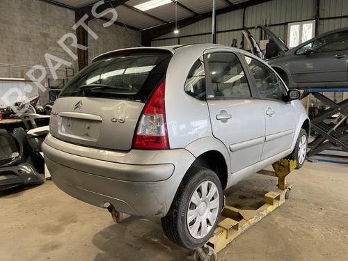 Fuse box CITROËN C3 I (FC_, FN_) 1.4 HDi | BP26421946E1 