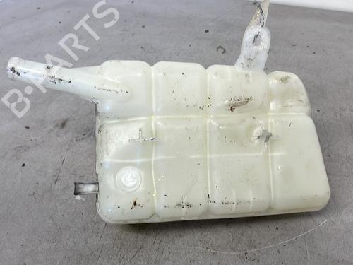 expansion-tank-renault-megane-iv-hatchback-b9amn_-2015-32981379 main image