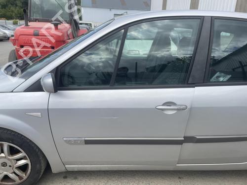 Venstre foran lås RENAULT SCÉNIC II (JM0/1_) 1.6 (JM0C, JM0J, JM1B) (113 hp) 26424835