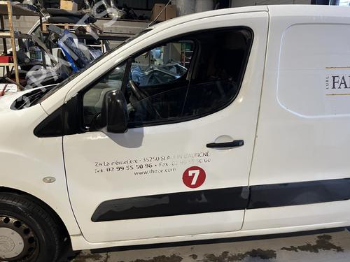 Used Left front door Left front door CITROËN BERLINGO Box Body/MPV (B9) 1.6 HDi 90 16V (90 hp) 39935631 39935631