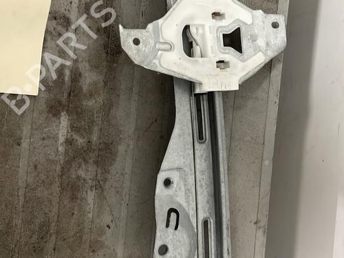 Rudehejsemekanisme venstre bagtil CITROËN C-ELYSEE (DD_) 1.2 VTi 82 | BP31613120C24 