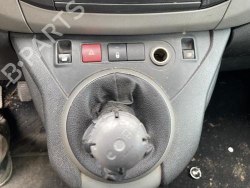 Used Warning switch CITROËN BERLINGO MULTISPACE (B9) 1.6 HDi 110 (109 hp) 26415301