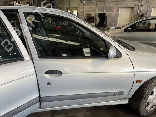 Rudehejsemekanisme Højre foran RENAULT MEGANE I (BA0/1_) 1.6 16V (BA04, BA0B, BA11, BA1J, BA16, BA19, BA1K, BA1V,... (107 hp) 31017487