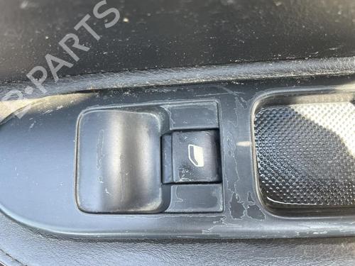 Højre fortil elrude kontakt Højre fortil elrude kontakt PEUGEOT 307 (3A/C) 1.6 HDi 110 (109 hp) 36948885 36948885