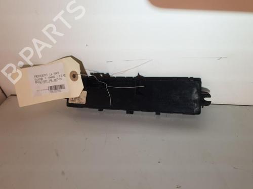Used Warning switch PEUGEOT 5008 (0U_, 0E_) 2.0 HDi 150 / BlueHDi 150 (150 hp) 26416637