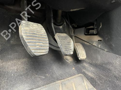 Pedal Pedal PEUGEOT 406 Break (8E/F) 1.8 16V (110 hp) 33738356 33738356