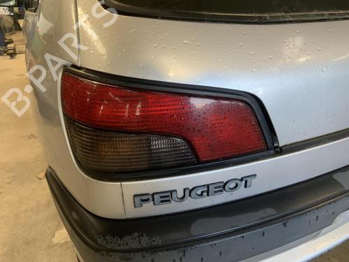 Used Left taillight PEUGEOT 306 Hatchback (7A, 7C, N3, N5) 1.6 (89 hp) 26417234