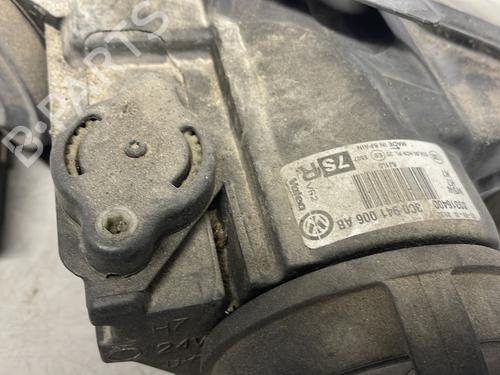 Used Right headlight Right headlight VW PASSAT B7 (362) 1.6 TDI (105 hp) 26418746 26418746