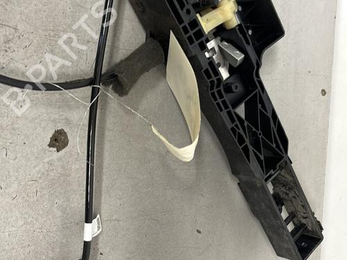 front-right-lock-renault-megane-iv-hatchback-b9amn_-2015-32981345 main image