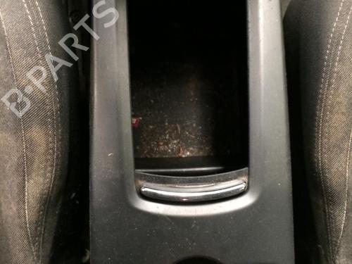 Used Middle console Middle console PEUGEOT 5008 (0U_, 0E_) 1.6 HDi (110 hp) 28541788 28541788