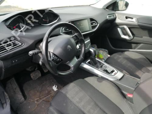 Left front indicator PEUGEOT 308 SW II (LC_, LJ_, LR_, LX_, L4_) 2.0 BlueHDi 150 | BP26422825C32 