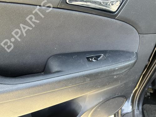 left-rear-window-switch-hyundai-i30-estate-fd-2007-2008-2009-2010-2011-2012-33475374 main image