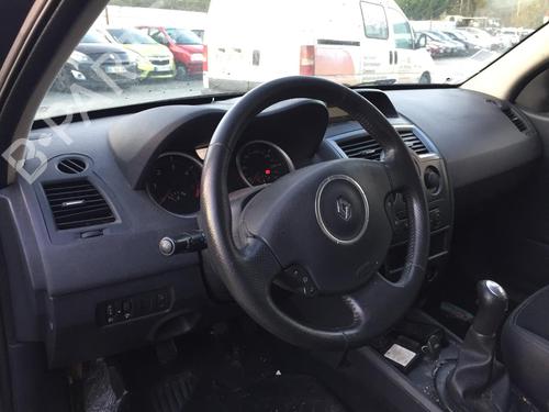 Tableau de bord RENAULT MEGANE II Estate (KM0/1_) 1.5 dCi (KM16, KM1E) (106 hp) 30461535