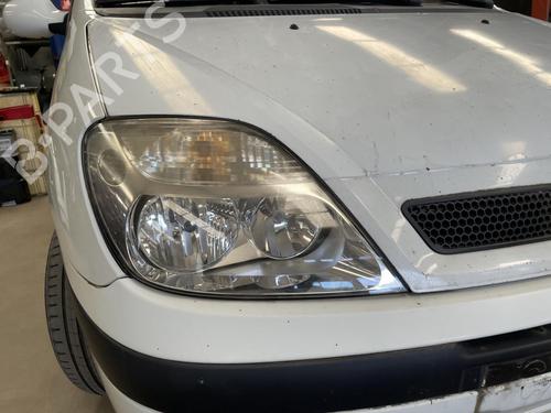 Używane Lampa przednia prawa RENAULT SCÉNIC I MPV (JA0/1_, FA0_) 1.9 dCi (JA05, JA1F) (102 hp) 26422475