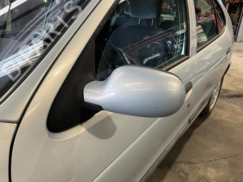 Spiegel buiten links RENAULT MEGANE I (BA0/1_) 1.6 16V (BA04, BA0B, BA11, BA1J, BA16, BA19, BA1K, BA1V,... (107 hp) 31011430