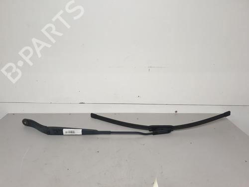 Used Front windshield wiper arm CITROËN C3 II (SC_) 1.0 VTi 68 (68 hp) 26413992