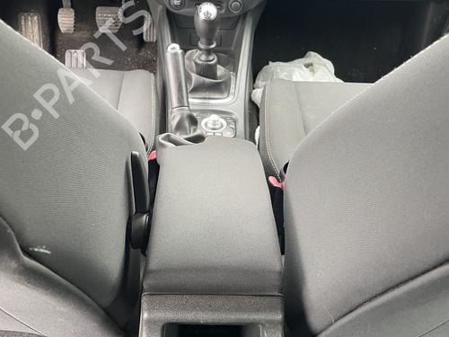 Middle console RENAULT MEGANE III Hatchback (BZ0/1_, B3_) 1.5 dCi (BZ09, BZ0D, BZ1W, BZ29, BZ14) | BP31945975I22