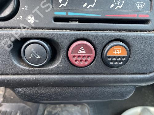 Warnblinkschalter für PEUGEOT 106 II (1A_, 1C_) 1.1 i (60 hp) 31669657