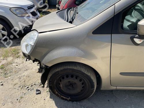 forskrm-venstre-renault-modus-grand-modus-fjp0_-2004-38476888 main image