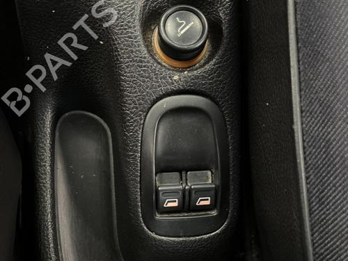 Schakelaar PEUGEOT 206 Hatchback (2A/C) 1.1 i (60 hp) 31288780