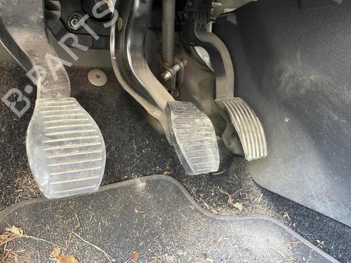Used Pedal Pedal 37277834 37277834