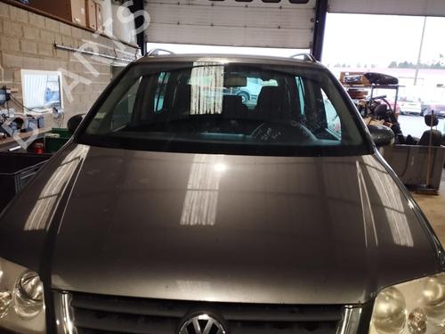 Used Front windshield wiper arm VW TOURAN (1T1, 1T2) 1.9 TDI (105 hp) 26419545