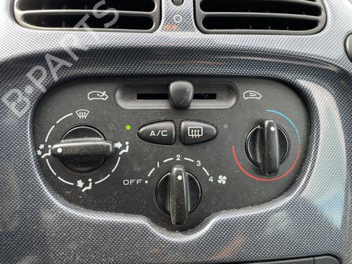 Used Climate control Climate control 38678429 38678429