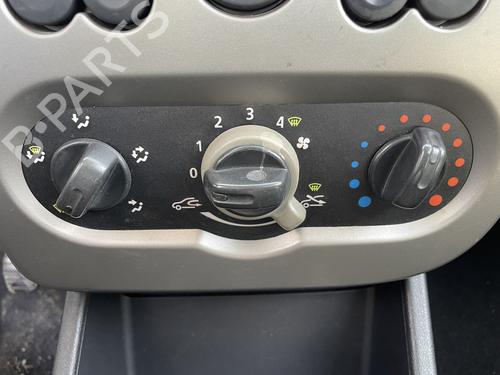 climate-control-dacia-sandero-2008-34107145 main image