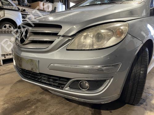 Used Grille Grille MERCEDES-BENZ B-CLASS Sports Tourer (W245) B 180 CDI (245.207) (109 hp) 32413482 32413482