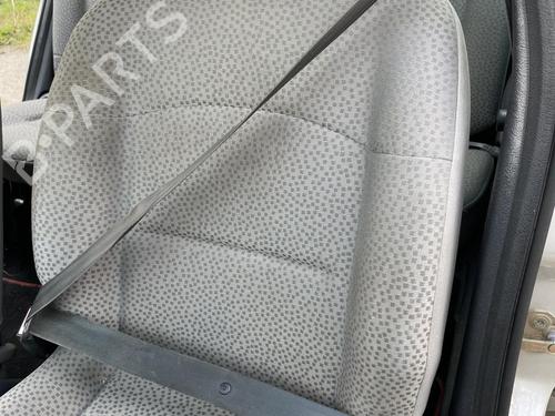 Klamra pasa bezpieczeństwa RENAULT CLIO II (BB_, CB_) 1.2 (BB0A, BB0F, BB10, BB1K, BB28, BB2D, BB2H, CB0A,... 8200703358