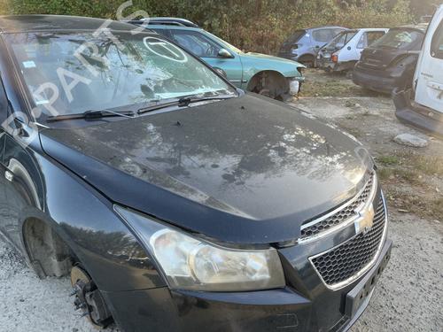 hood-chevrolet-cruze-j300-2009-38545624 main image