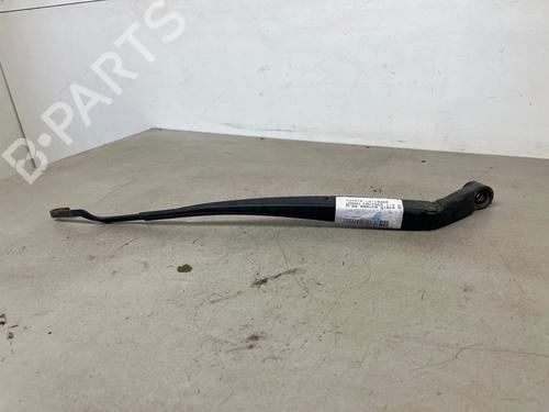 Used Front windshield wiper arm Front windshield wiper arm 33945793 33945793