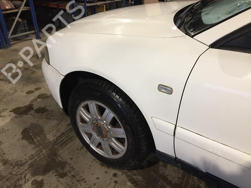 Forskærm venstre Forskærm venstre AUDI A4 B5 (8D2) 1.9 TDI (116 hp) 31354645 31354645