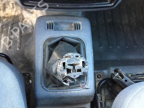 Used Middle console FORD TRANSIT CONNECT (P65_, P70_, P80_) 1.8 Di (75 hp) 31338623