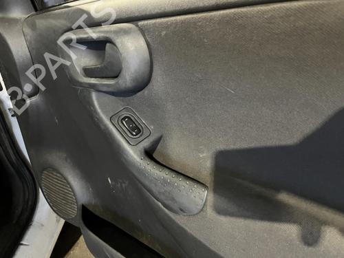 Used Right front window switch OPEL CORSA C (X01) 1.2 (F08, F68) (75 hp) 31649457