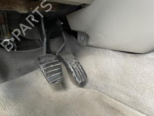 pedal-renault-scenic-ii-jm01_-2003-2004-2005-2006-2007-2008-2009-2010-31583919 main image