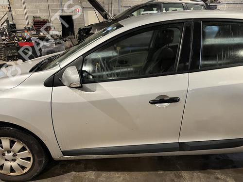 Used Left front door RENAULT MEGANE III Hatchback (BZ0/1_, B3_) 1.5 dCi (BZ09, BZ0D, BZ1W, BZ29, BZ14) (110 hp) 31354722